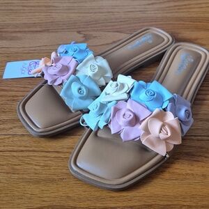 Sugar Floral Slide Sandals with Pastel Roses, size 7,5W NWOB